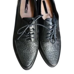 Tahari Black leather Latrice women 7.5 Lace up Oxfords Low Heel Croc Embossed